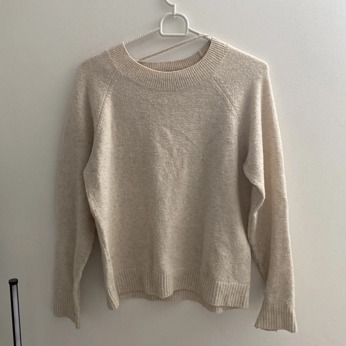 Beige stickad tröja från Vero Moda - 1