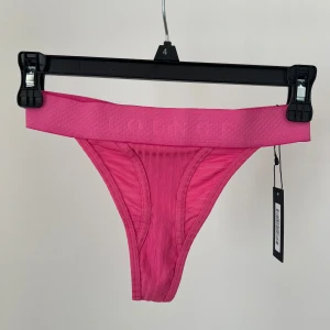 Nya Trosor <3 - Fina rosa trosor i storlek XS från Lounge Underwear. Nya med tags kvar <3 