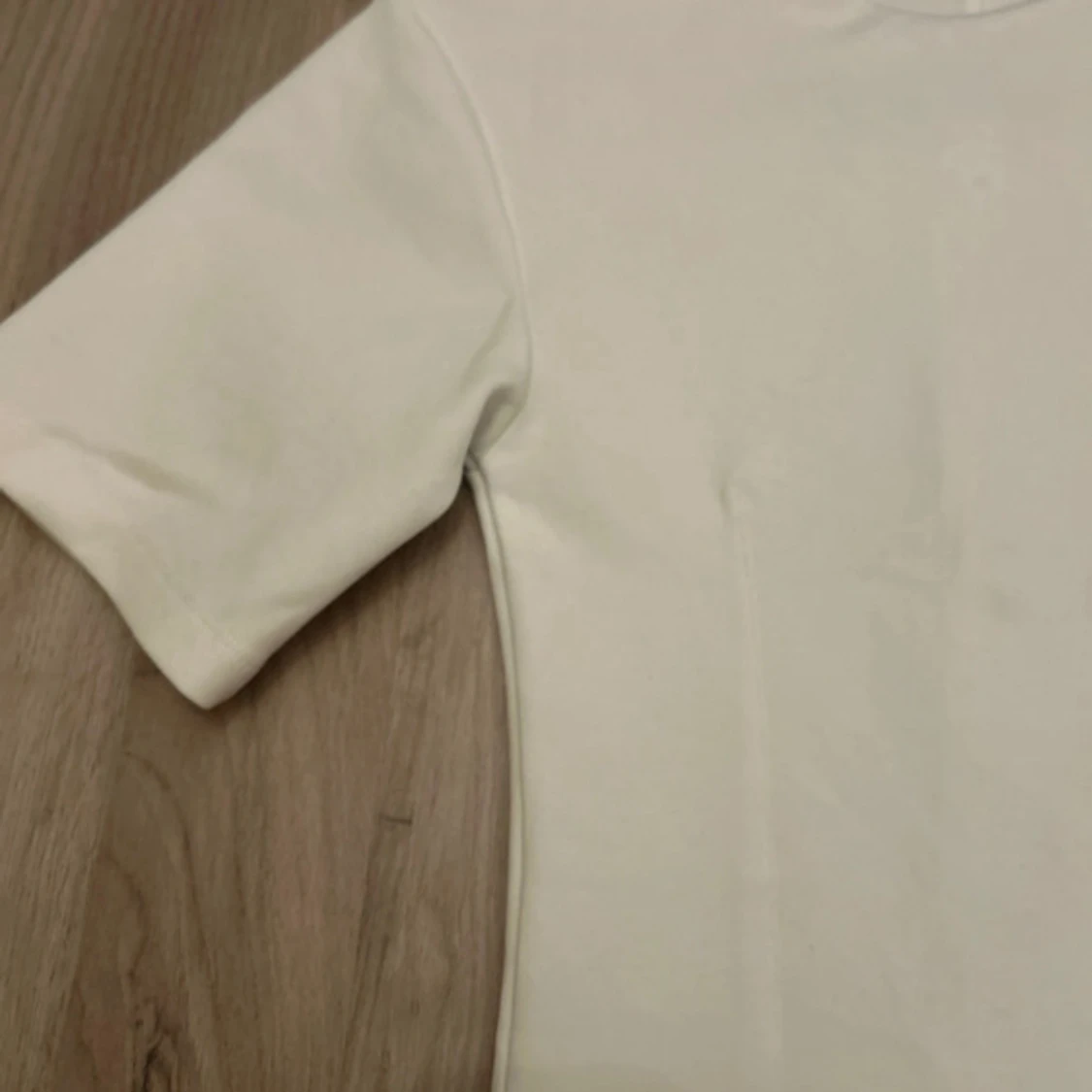 Vit croppad topp  - 1