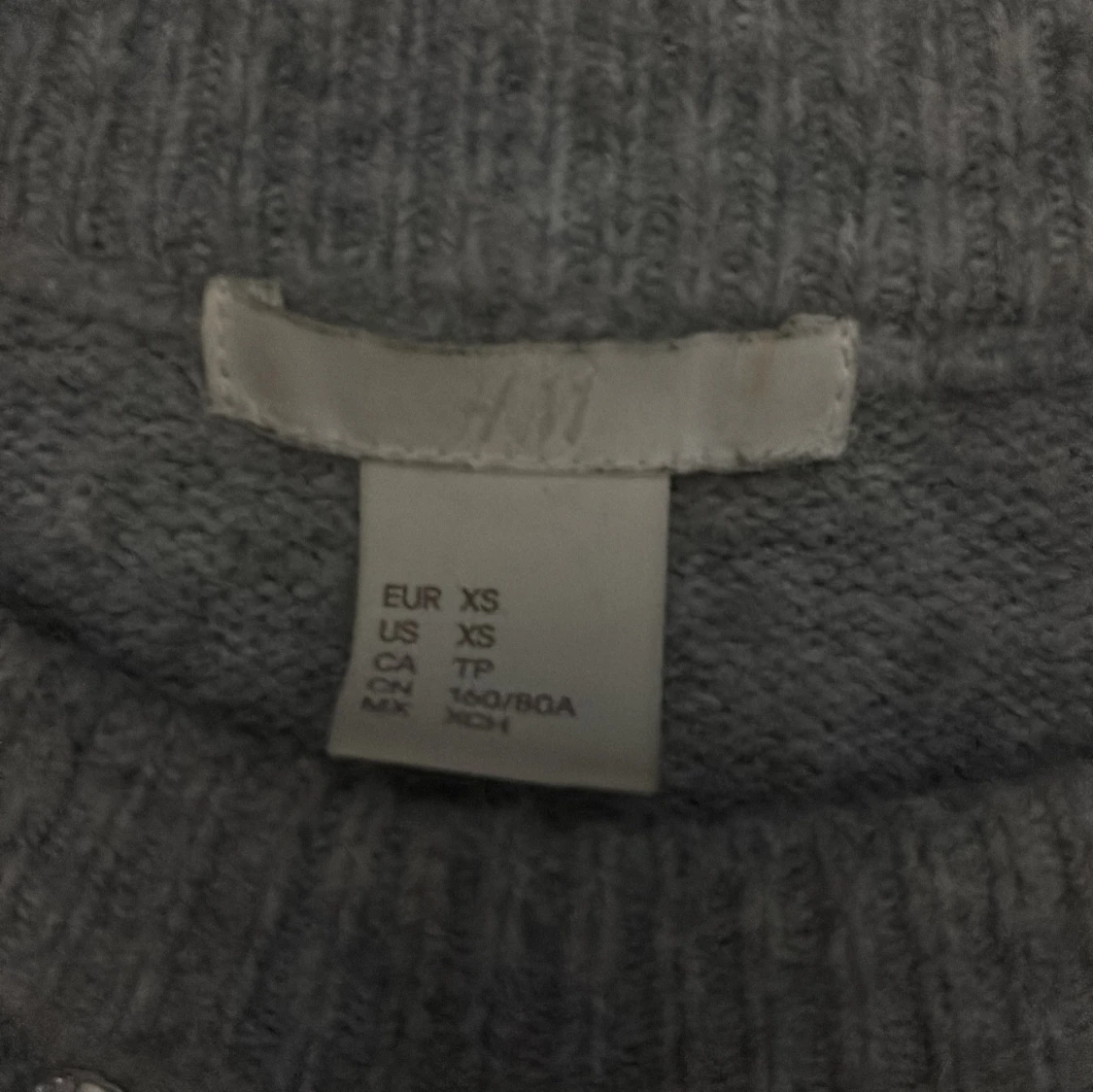 Grå stickad tröja med pärlor H&M XS - 1