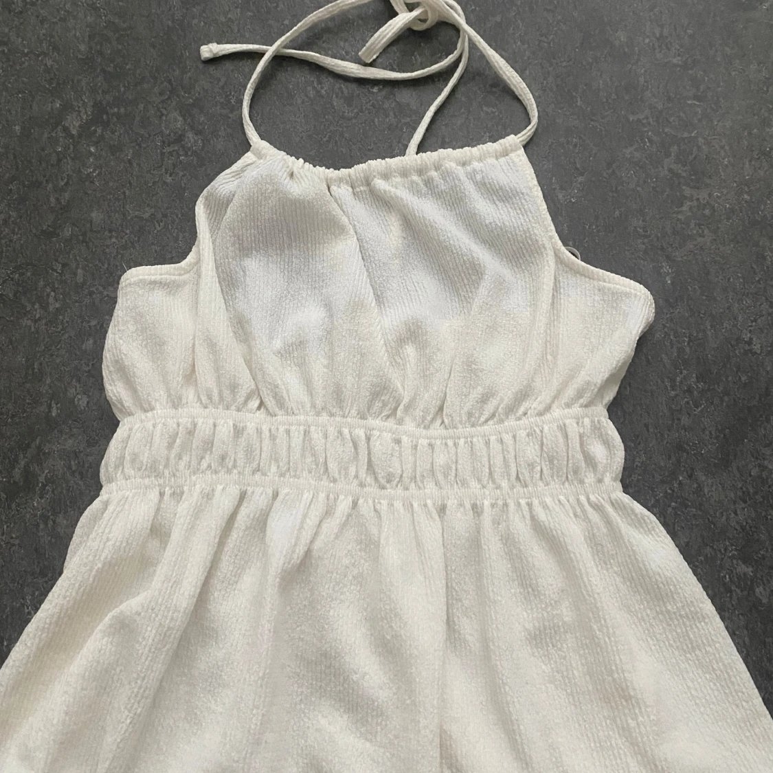 Vit topp från Monki