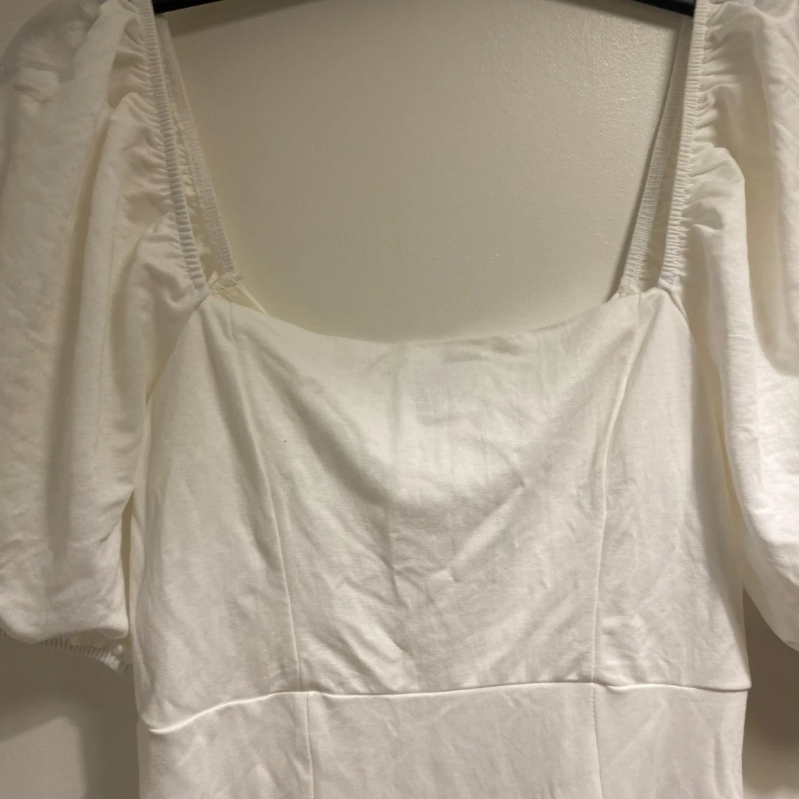 Vit långklänning med puffärmar Aldrig använd  - 3