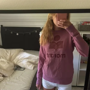 Isabel marant tröja  - Fin rosa tröja från isabel marant etolie med tryck. nypris 3400💖bra skick 