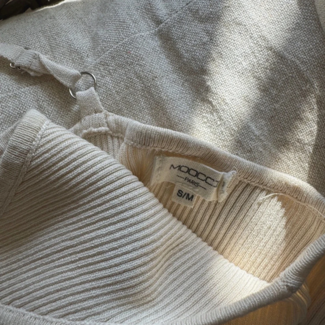 Beige ribbad långklänning MOCCO - 2