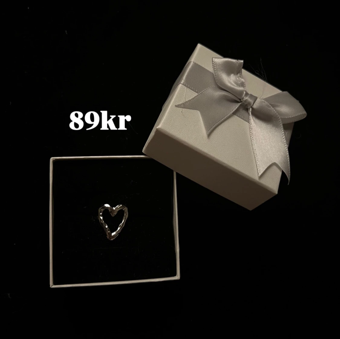 Silvrig stjärn ring 