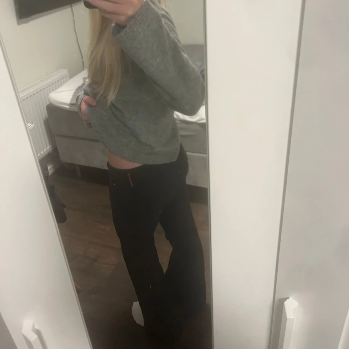 Svarta bootcut jeans weekday - 2