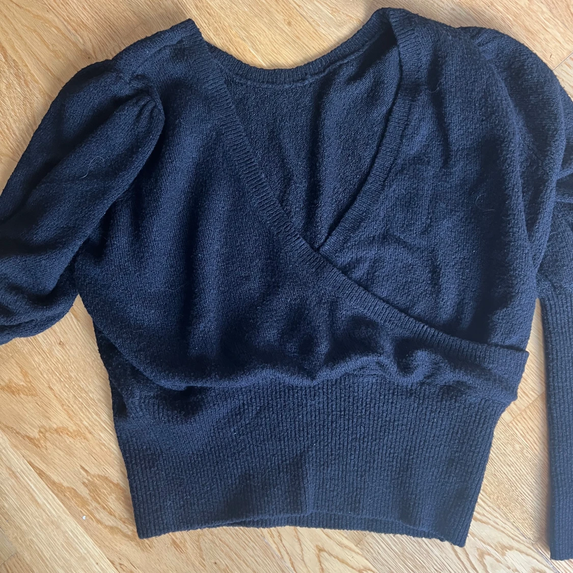 Svart omlottstickad tröja Ivyrevel - 3