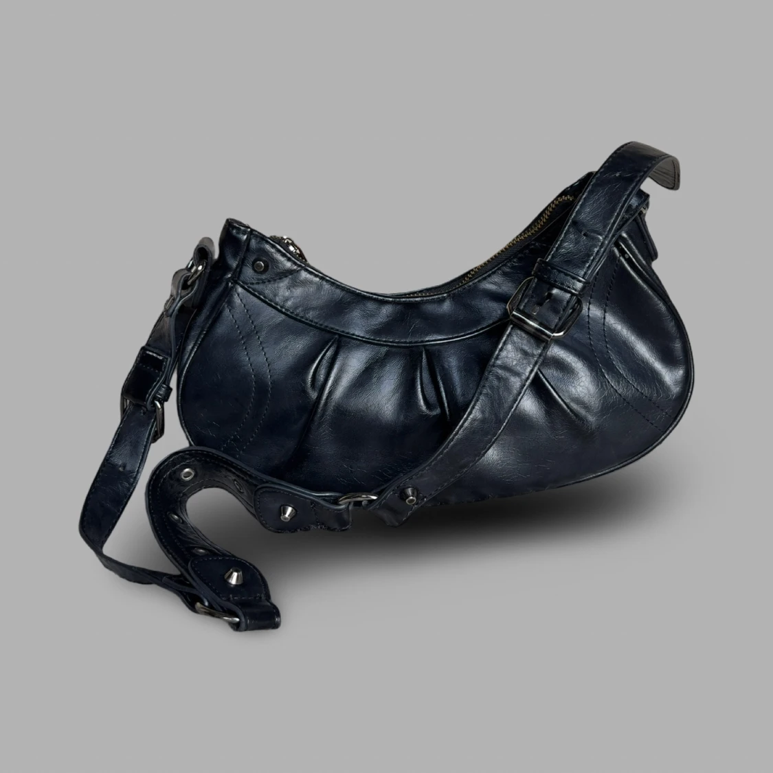 Svart axelväska i skinn med dragkedja - 4