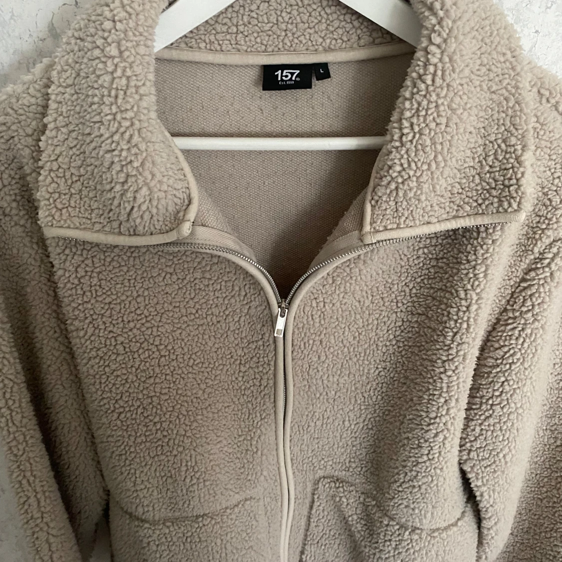 Beige teddyjacka från 157 - 2