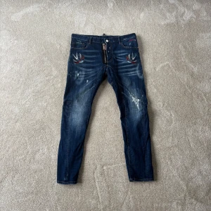 Dsquared Johnny jeans  - Dsquared Johnny, storlek 50 (31/32 typ) nypris 5000kr 