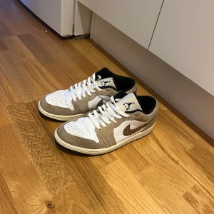 Nike Air Jordan 1 - 2 par Nike Jordans, paketpris 900kr