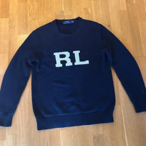 Stickad Ralph lauren tröja RL - Stickad Ralph lauren tröja RL size M/L väldigt bra för dem kallare vädren