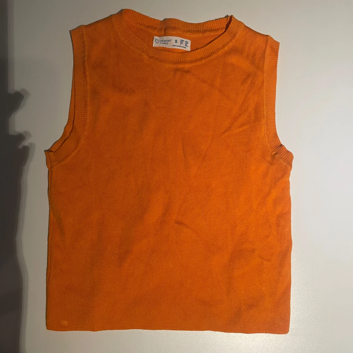 Orange croppad topp  - 1