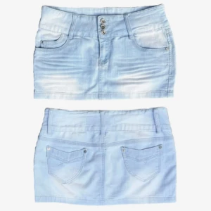 Lågmidjad jeanskjol - Supersöt ljusblå vintage jeanskjol! Midjemått: 38cm, längd: 28cm! Kolla in min profil för fler plagg! 💙✨