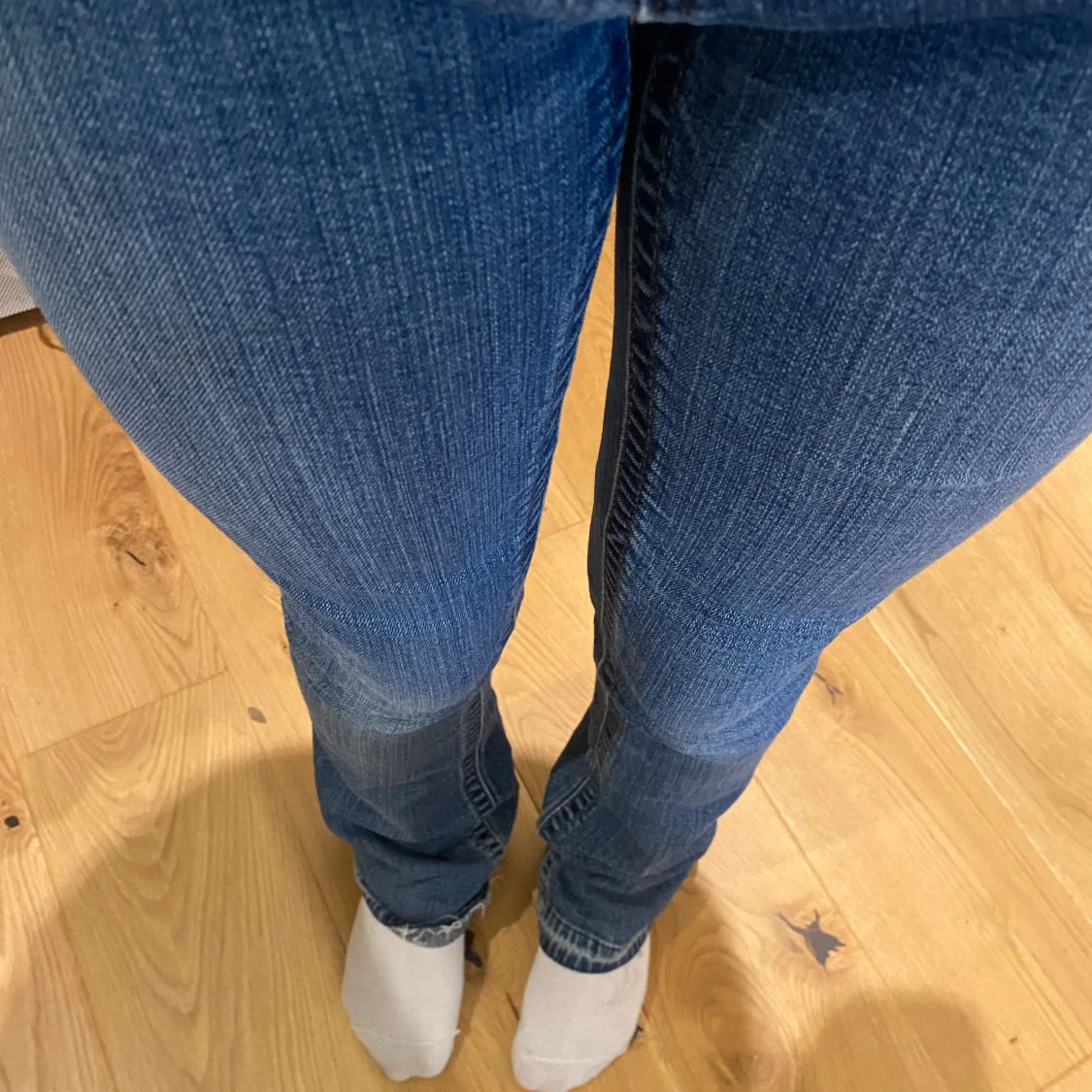 Blå bootcut jeans från missme  - 1