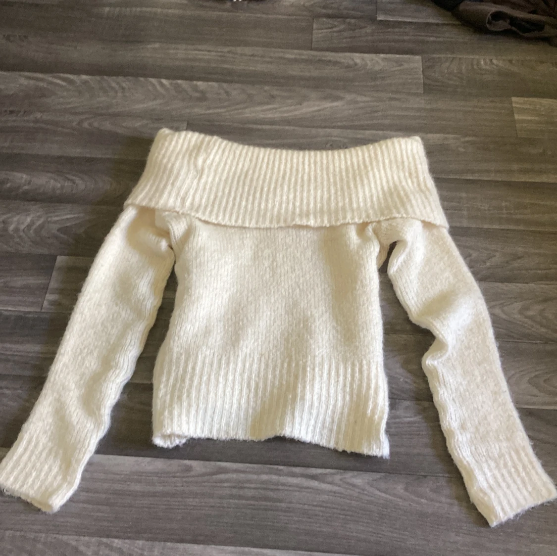 Offshoulder stickad tröja från Kookai - 2