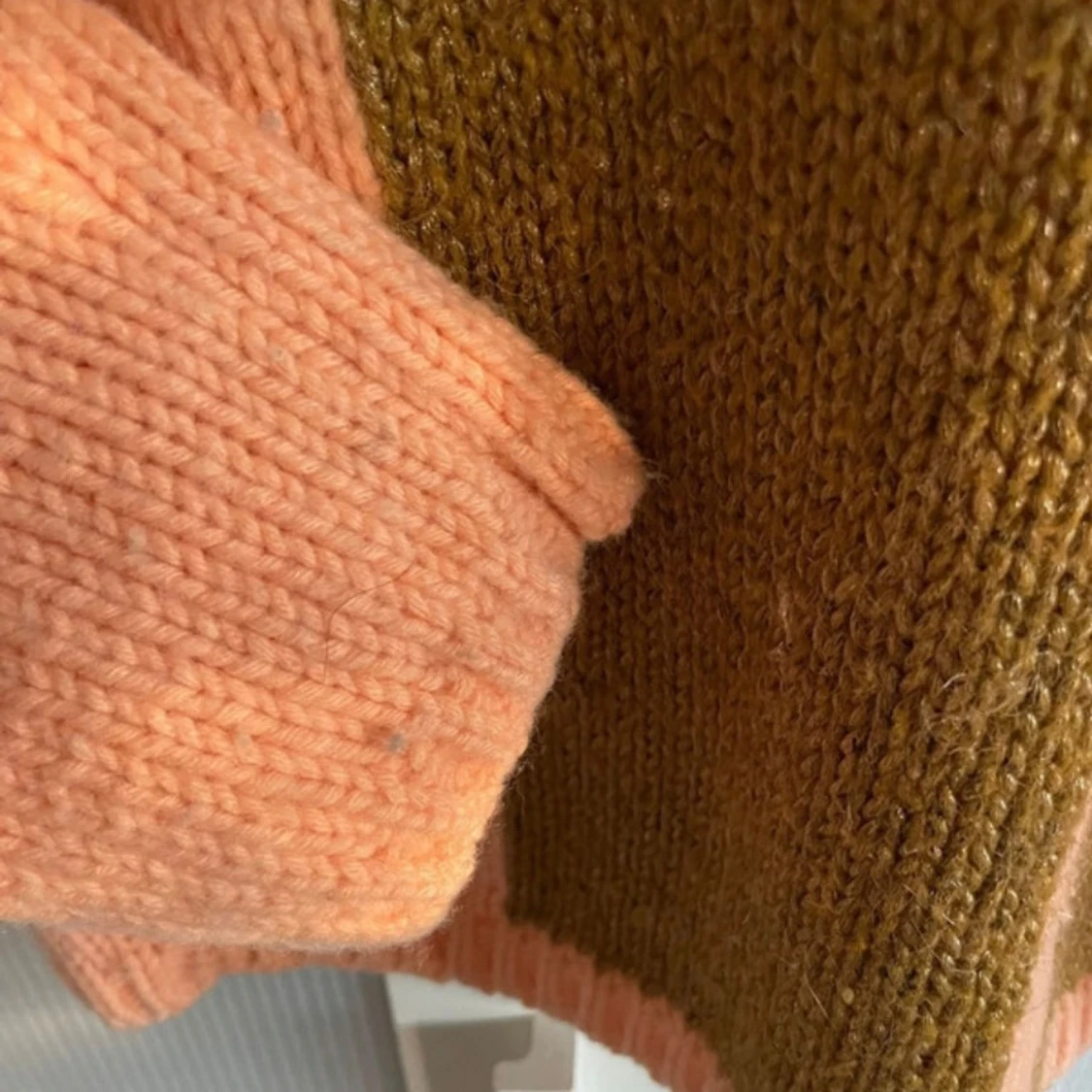 Stickad tröja från R/H - 4