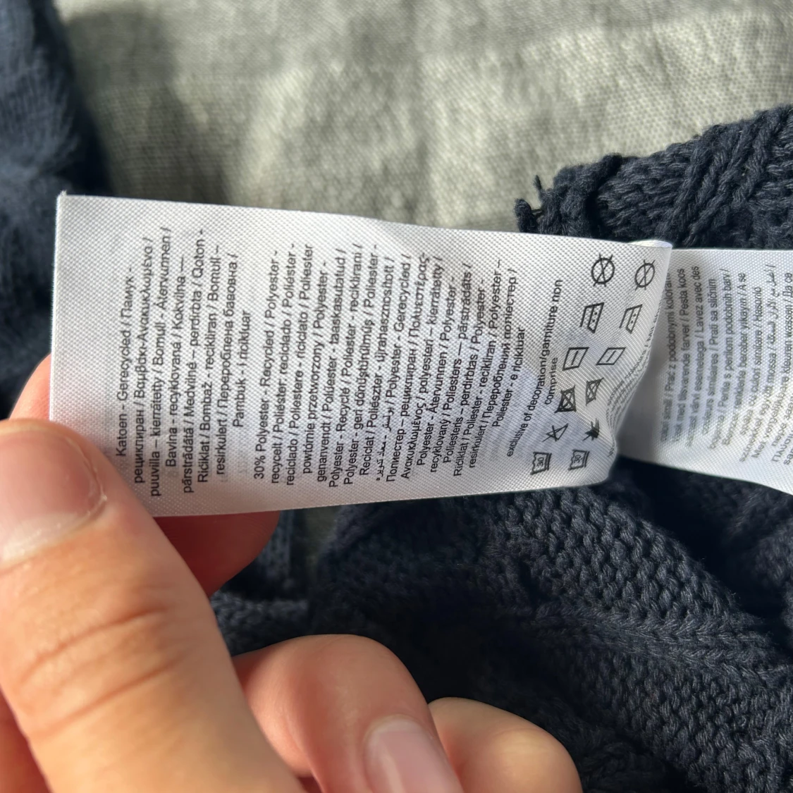 Mörkblå stickad tröja från Only & Sons - 4