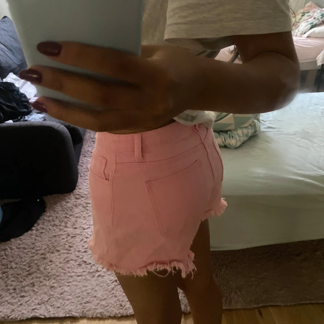 Rosa lågmidjad jeansshorts - 1