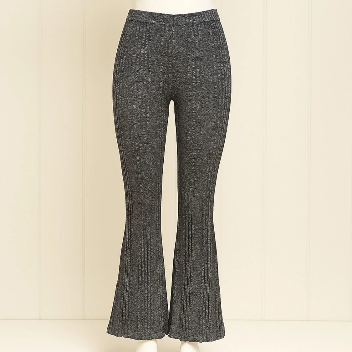 Gråa byxor från Gina Tricot