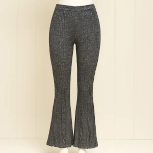 Gråa byxor från Gina Tricot - Helt oanvända Gina tricot byxor. Säljer eftersom de är för stora på mig. Storleken är S. Nypris:299kr.  Köparen står för frakten ❤️