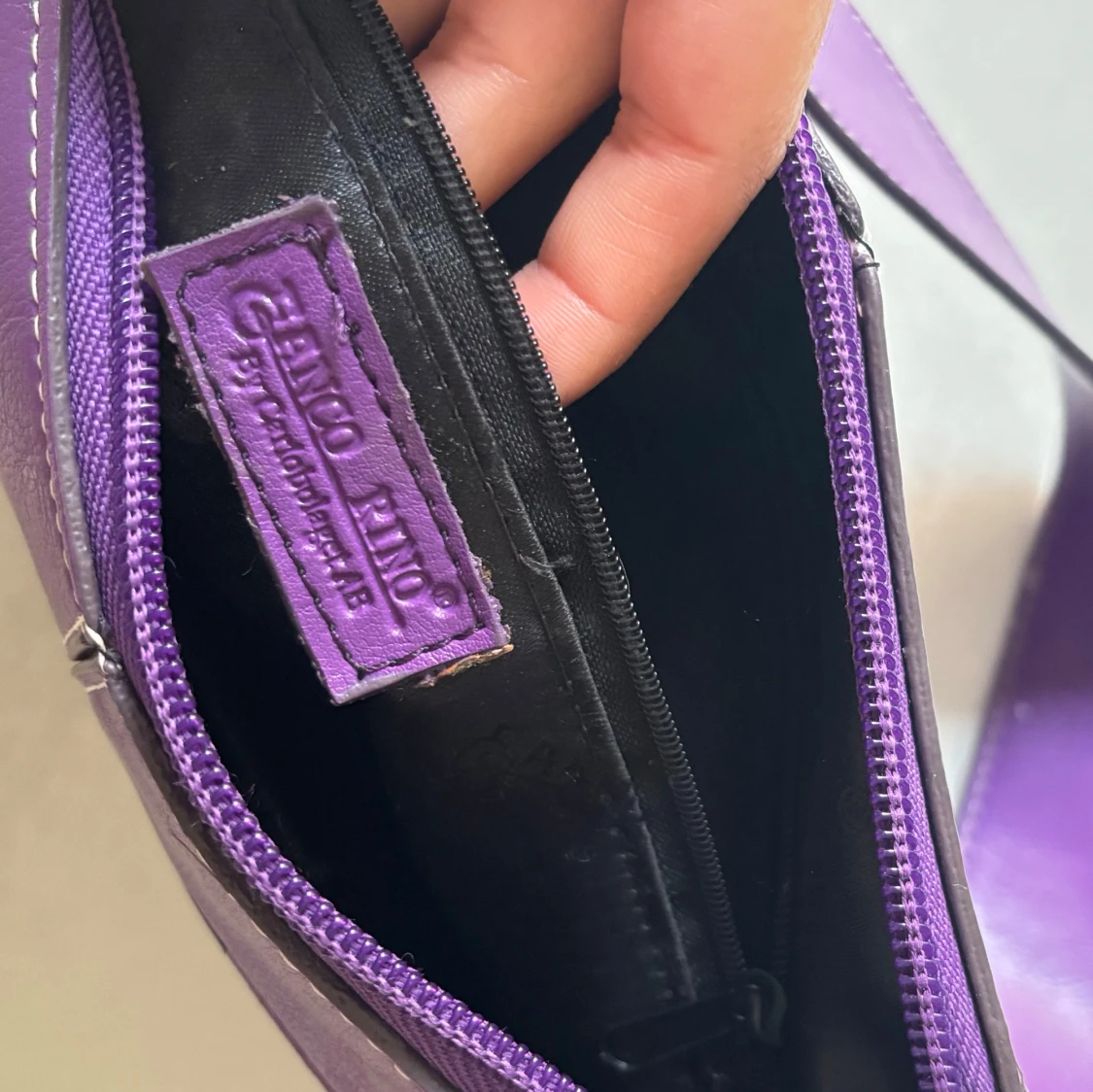 Lila axelväska från Franco Rino - 2