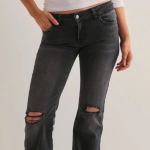 Nelly jeans  - Jättesnygga Lågmidjade nelly jeans. Säljer då de inte kommer till användning. Har inga bilder med jeansen på.