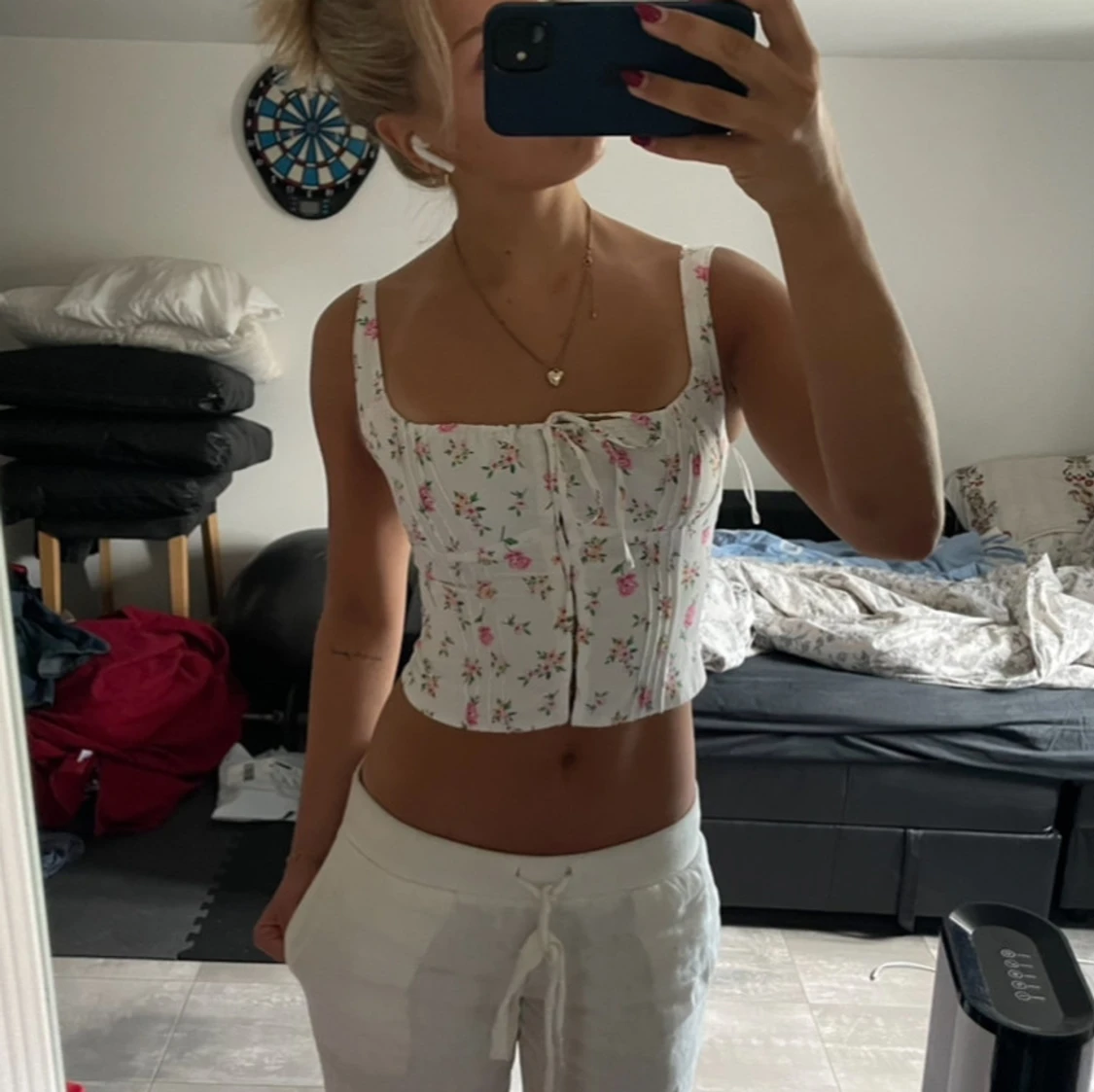 Blommig korsettopp med knytning - 1