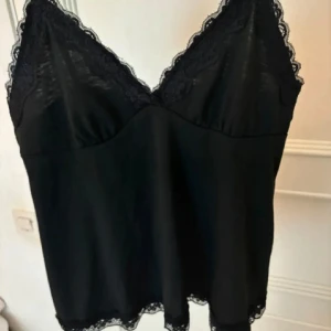Svart topp  - Svart topp, ny utan prislapp💗