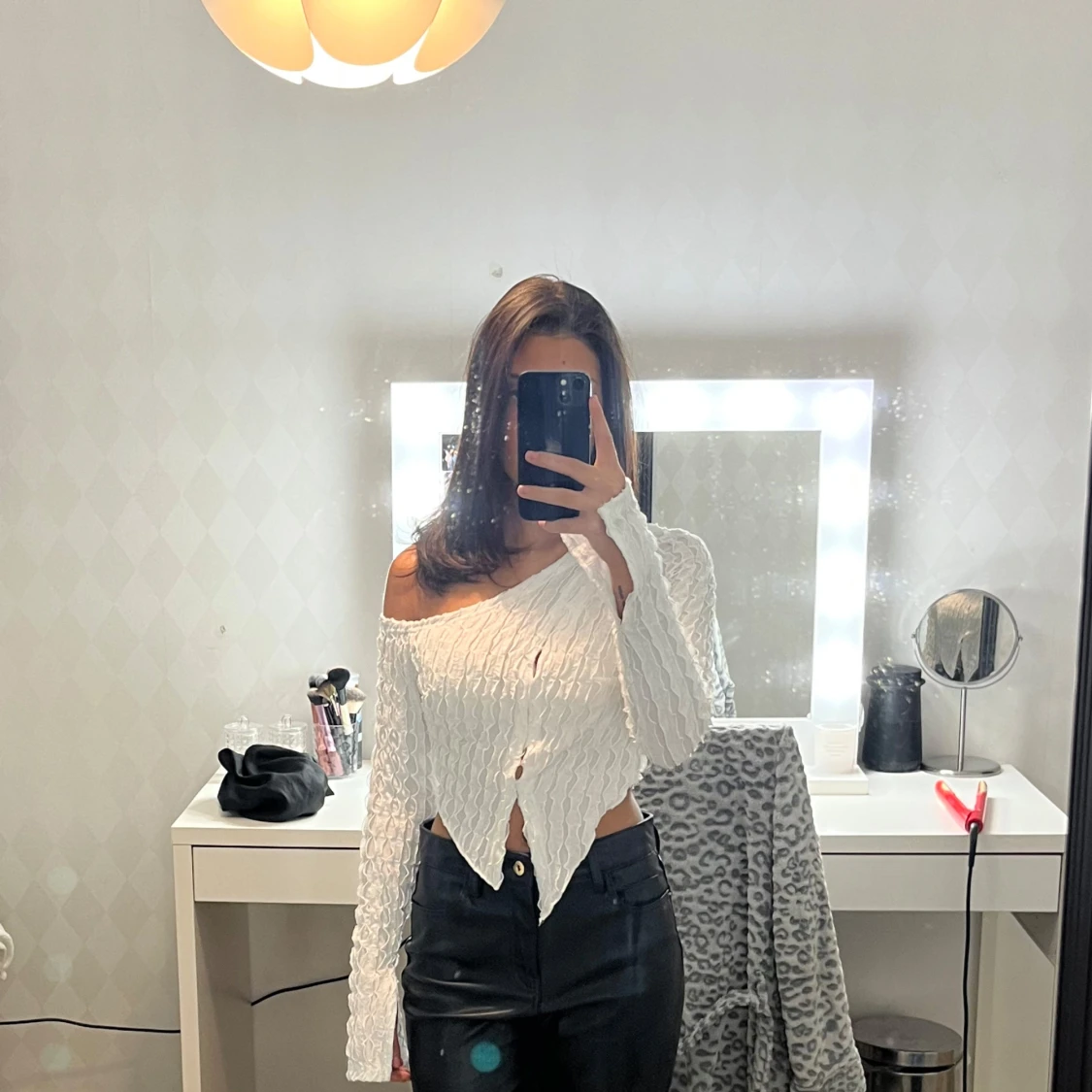 Vit offshoulder tröja