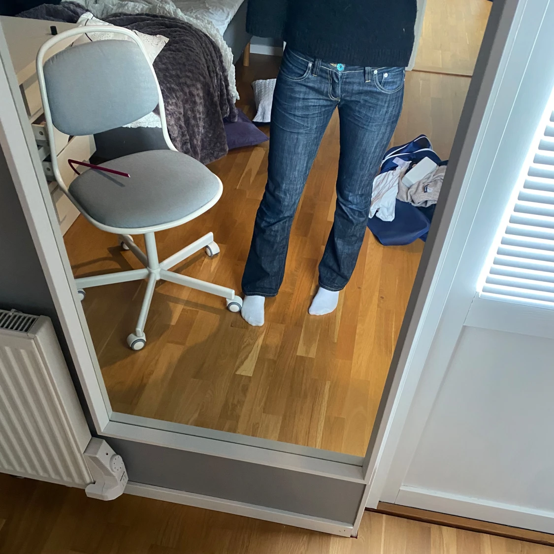 Mörkblå lowwaist jeans  - 1