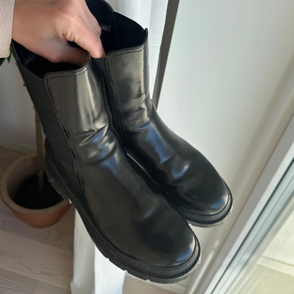 Svarta boots - 1