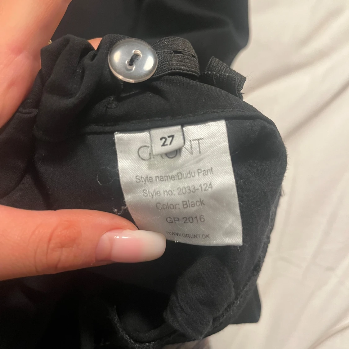 Svarta kostymbyxor från Grunt - 3