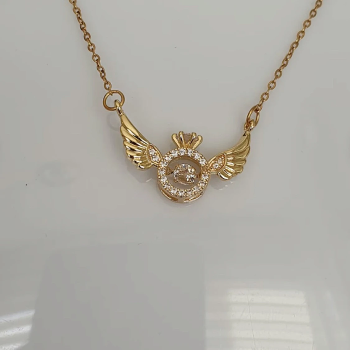 Guldhalsband med vingmotiv - 2