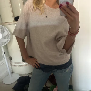 Trekvarts tröja other stories - Så fin beige stickad trekvartströja! Storlek M nypris 800