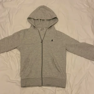 Ralph Laurent hoddie - Riktig elegant Ralph Laurent hoddie som passar till in prencip varje outfit. Storlek Xs! 