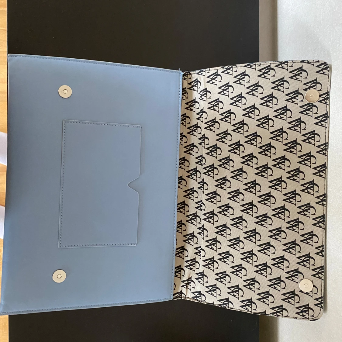 Ljusblå kuvertväska från Carin Wester  - 1