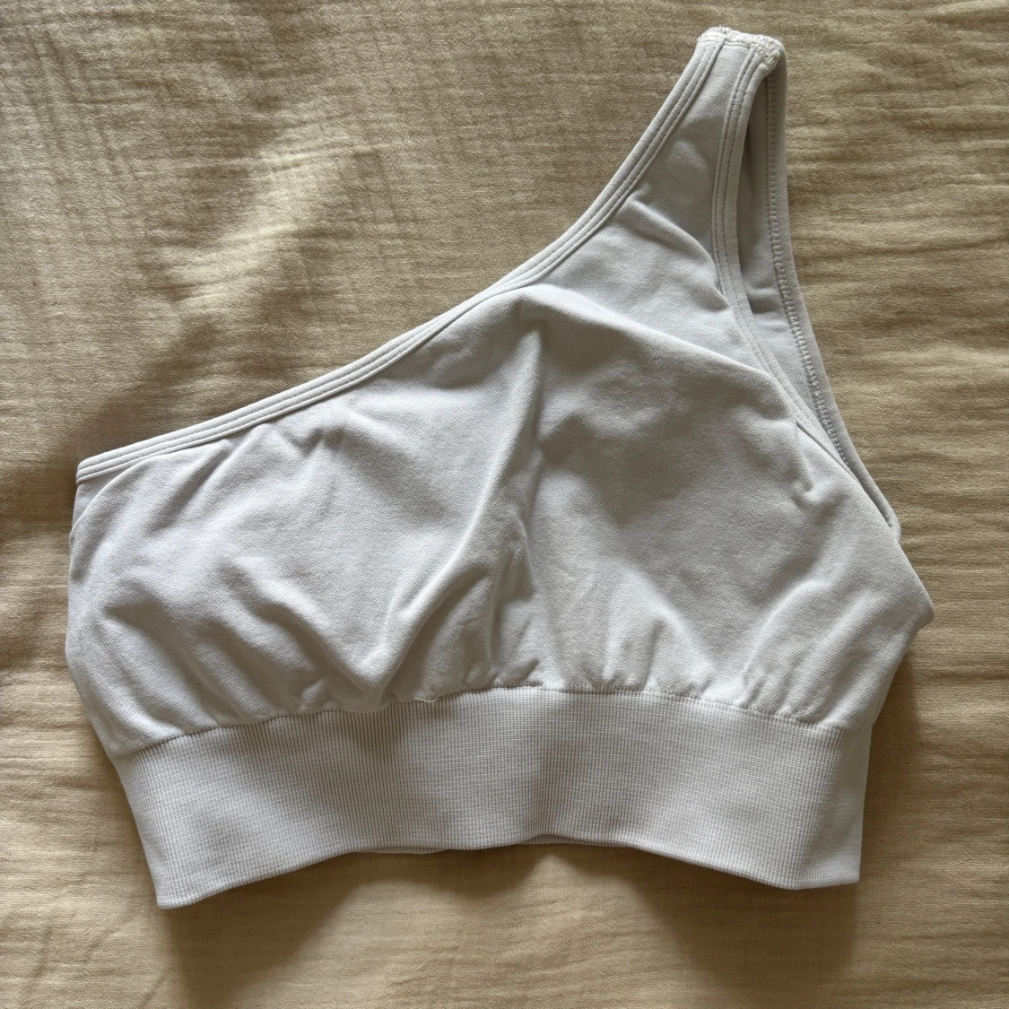 Vit oneshoulder topp från Relode XS - 1