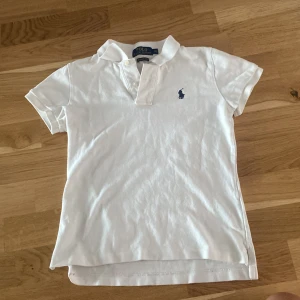 Ralph Lauren tröja  - Super fin, nyskick och inga täcken på användning