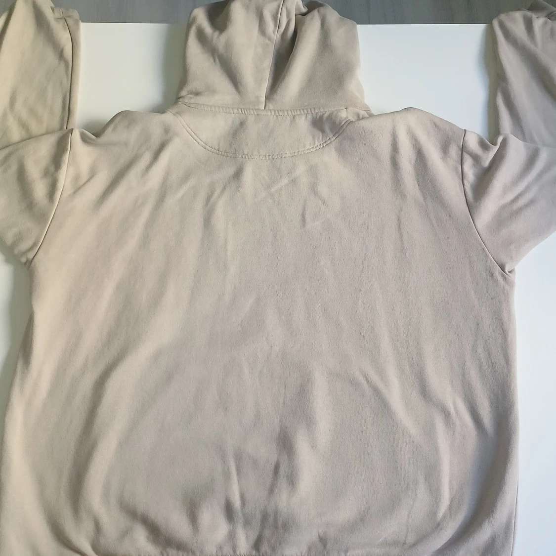 Beige hoodie från H&M i storlek L - 1