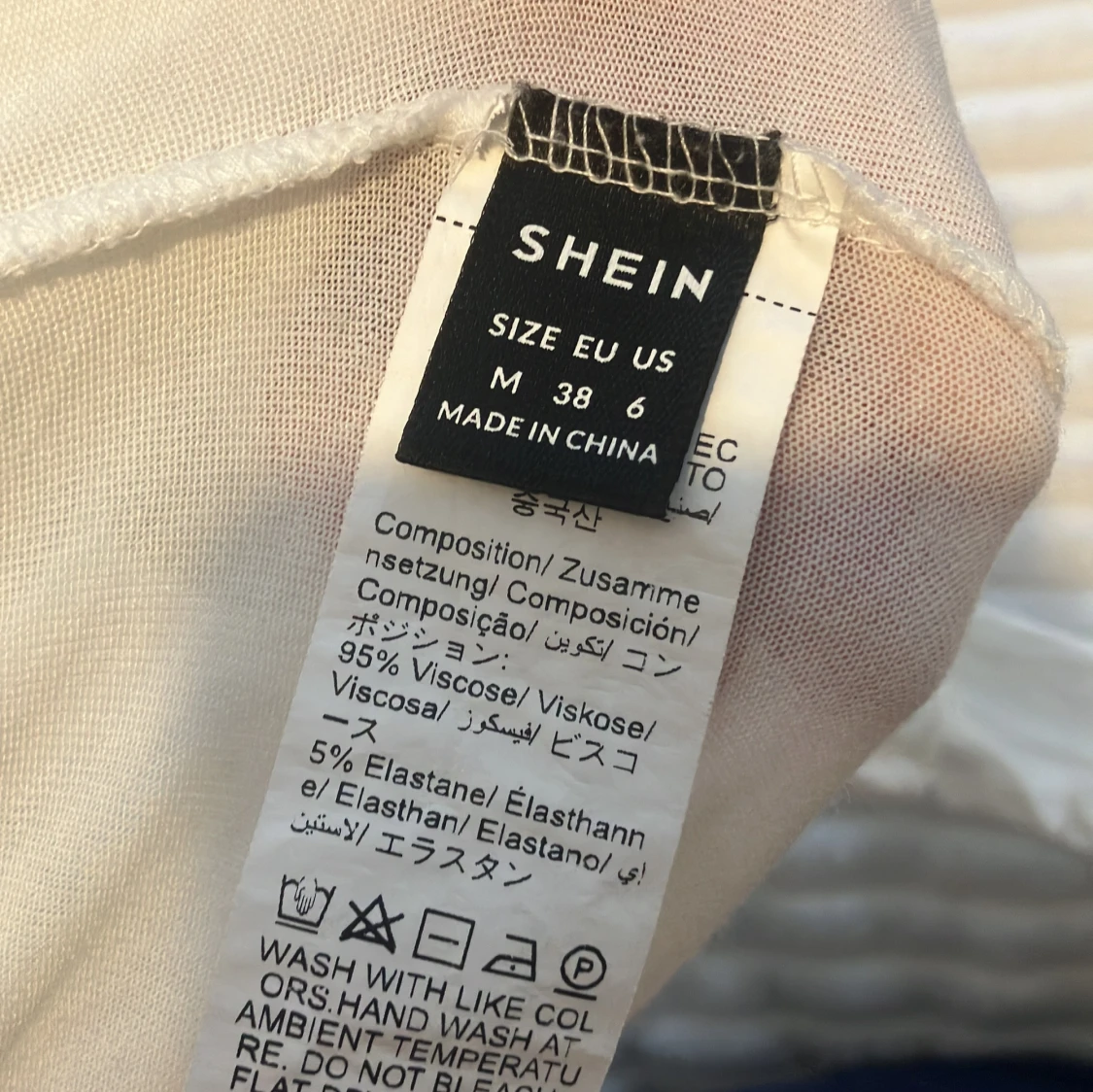 Vit omlottopp från SHEIN - 1