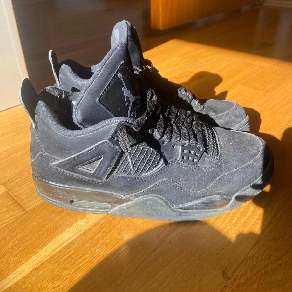 Black cats Jordan 4  - 2