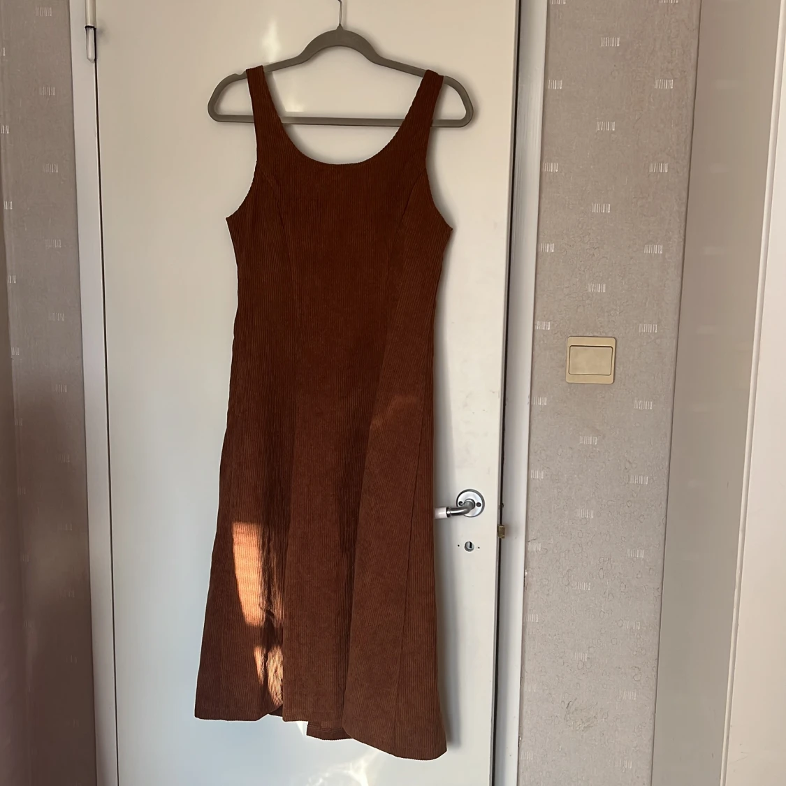 Brun klänning från SHEIN - 3