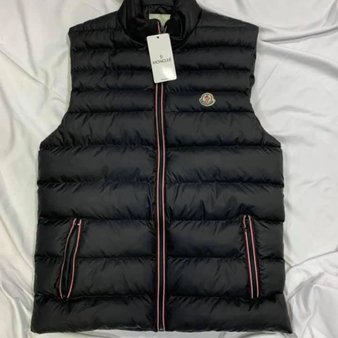 Svart dunväst från Moncler