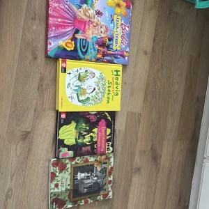 4 böcker  - 4 böcker säljs, väldigt bra skick och inte använda alls. Väldigt spännande och intressanta 