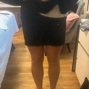 Svart jeanskjol från Denim Stories - Svartkjol från denim stories