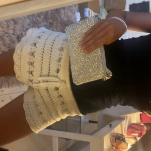 Glittrig silver väska - Fest väska helt ny 💖 såå söt plus har kedja!!💋💋