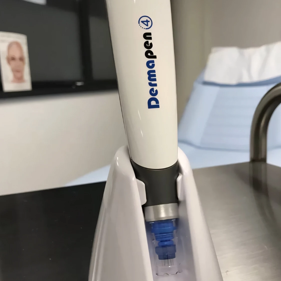 Dermapen 4 microneedling-penna