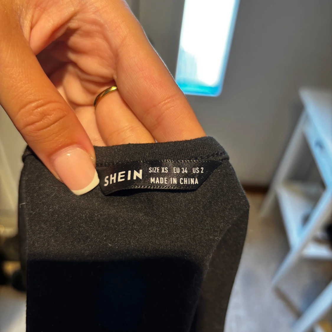 Svart croppad topp från SHEIN - 2