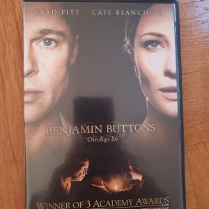 Benjamin Buttons Otroligt liv - Det är en dvdfilm, den är bra stick 
